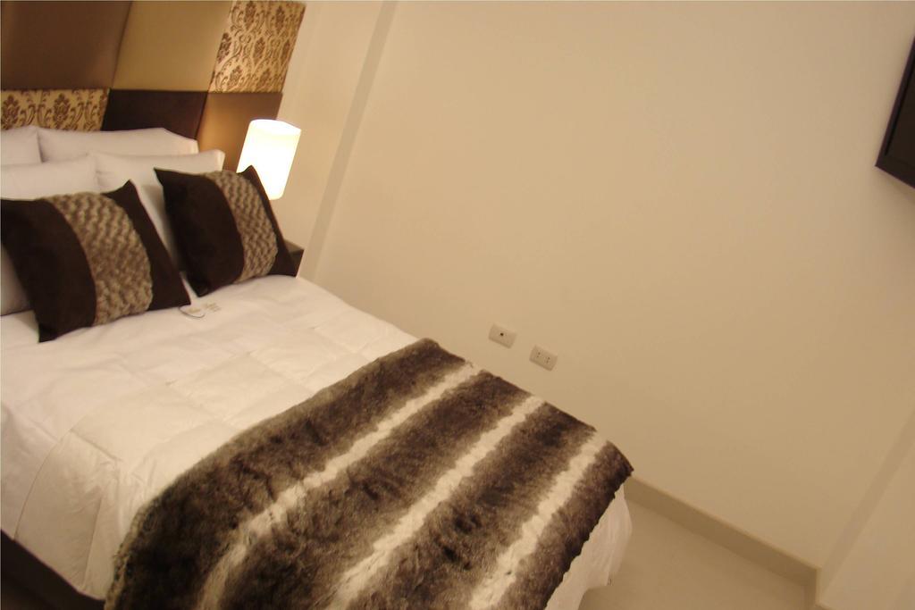 Hostal Media Luna ตรูคีโย ภายนอก รูปภาพ