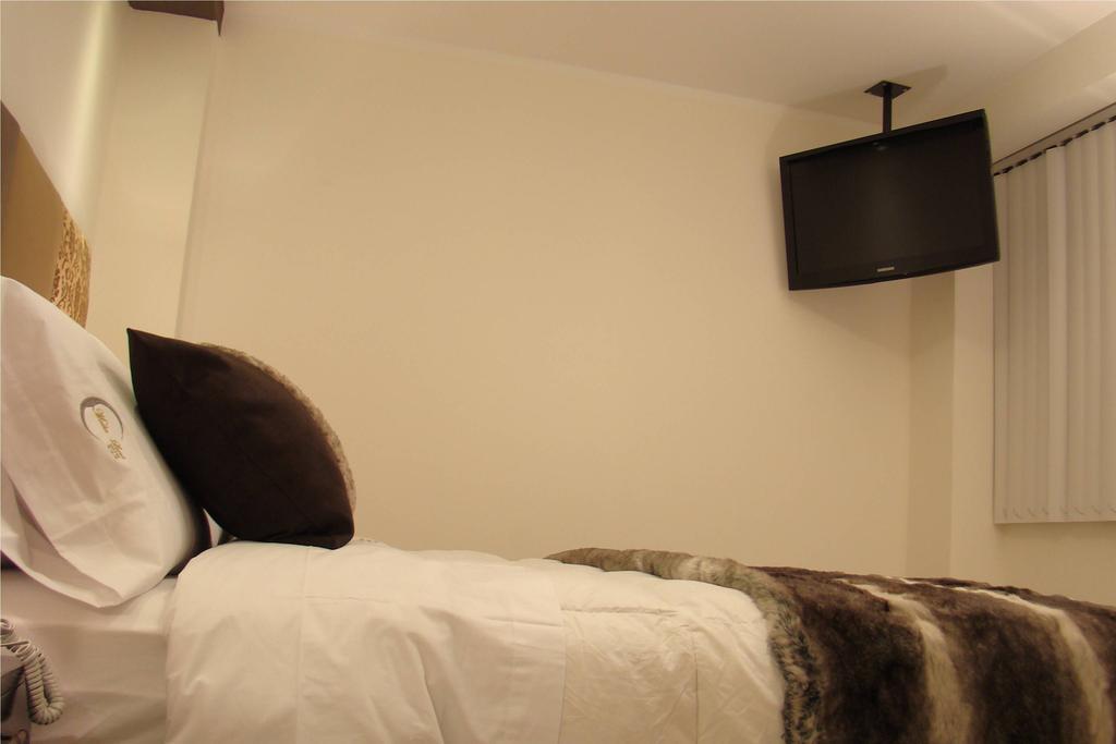 Hostal Media Luna ตรูคีโย ภายนอก รูปภาพ