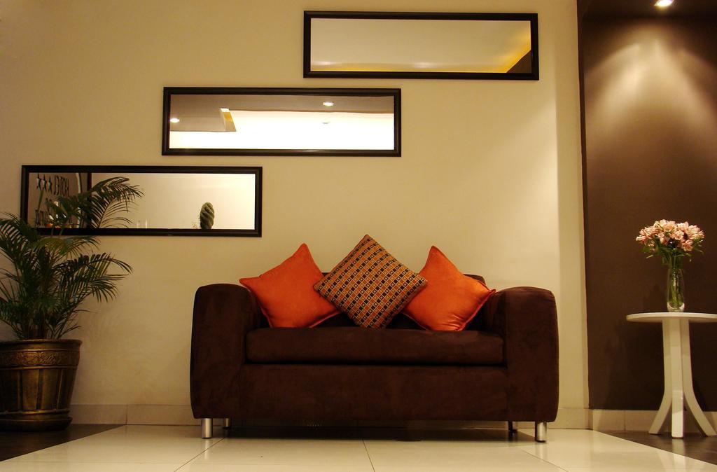 Hostal Media Luna ตรูคีโย ภายนอก รูปภาพ