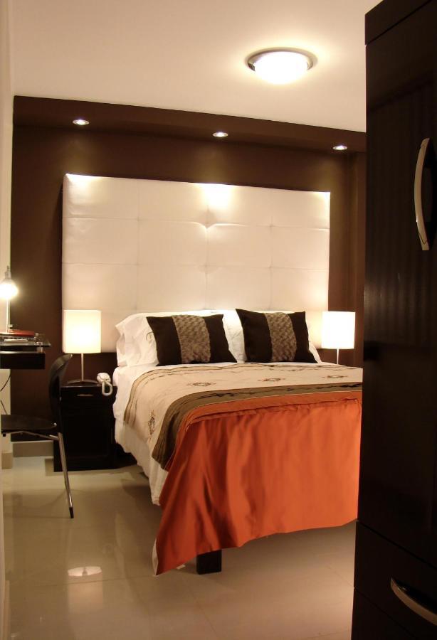 Hostal Media Luna ตรูคีโย ภายนอก รูปภาพ