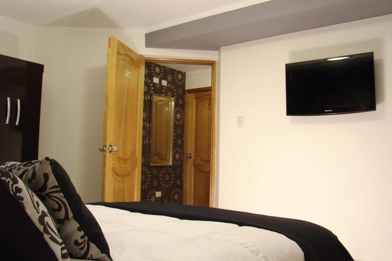 Hostal Media Luna ตรูคีโย ภายนอก รูปภาพ